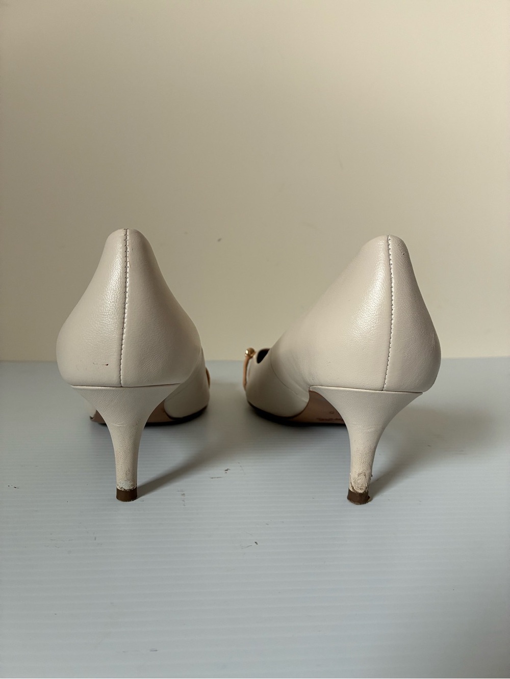 Coach Lauri Ivory Nude Colorblock Leather Pointed Toe Kitten Heel Pumps size 8.5 - Picture 8 of 12